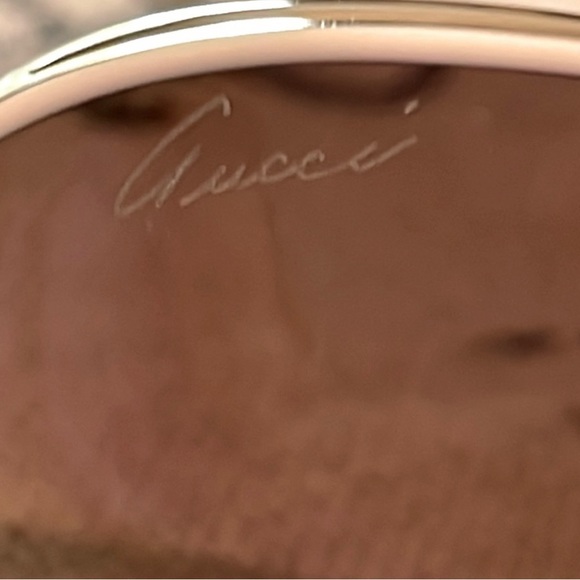 GUCCI GG 4225/S Gold and White Aviator Frame
Sunglasses and case - Picture 11 of 11